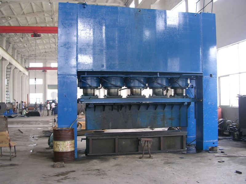 2,500 tons hydraulic press